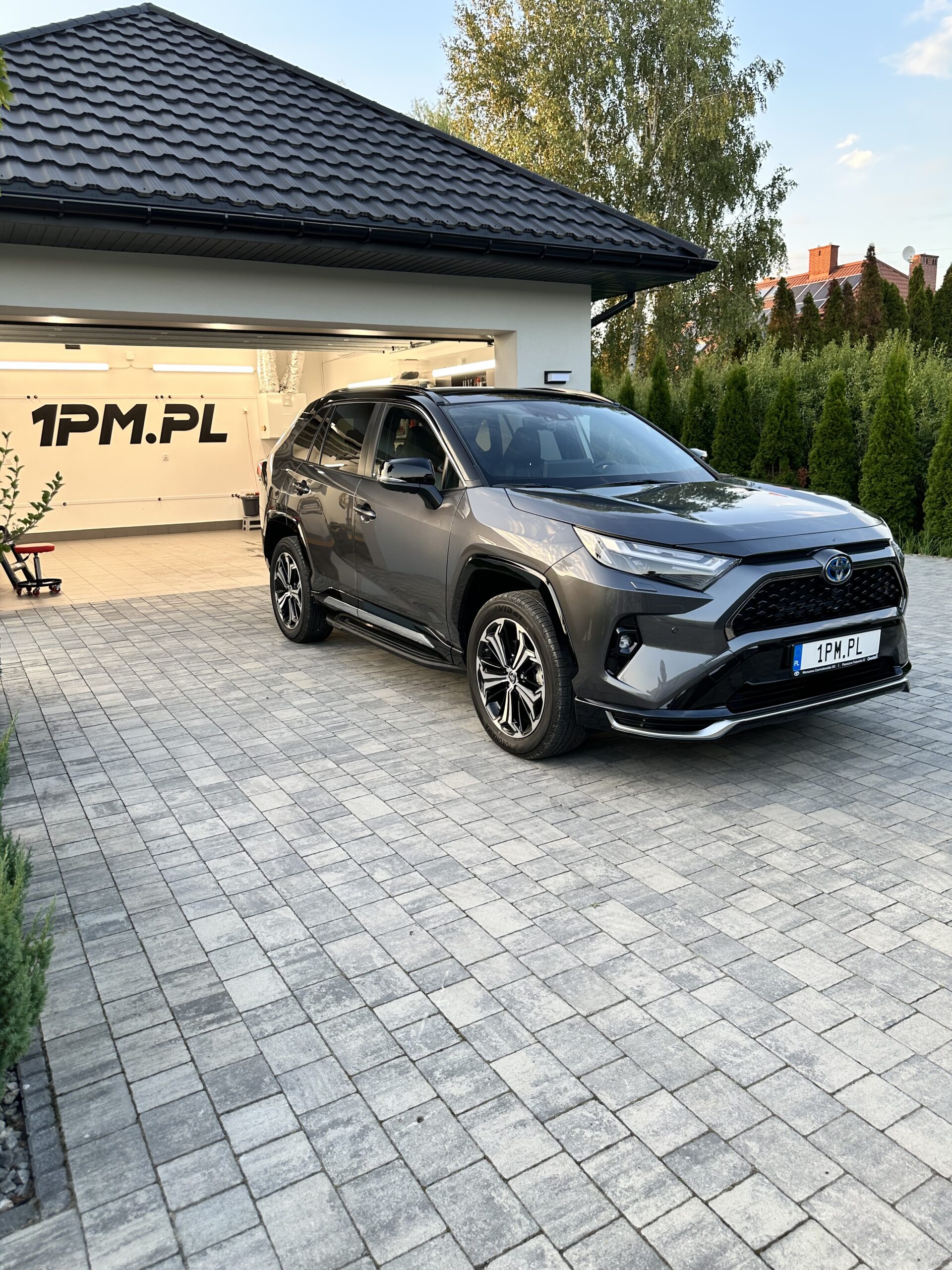 Folia PPF na auto? – dlaczego warto ją wybrać? Jak działa? Ile kosztuje?