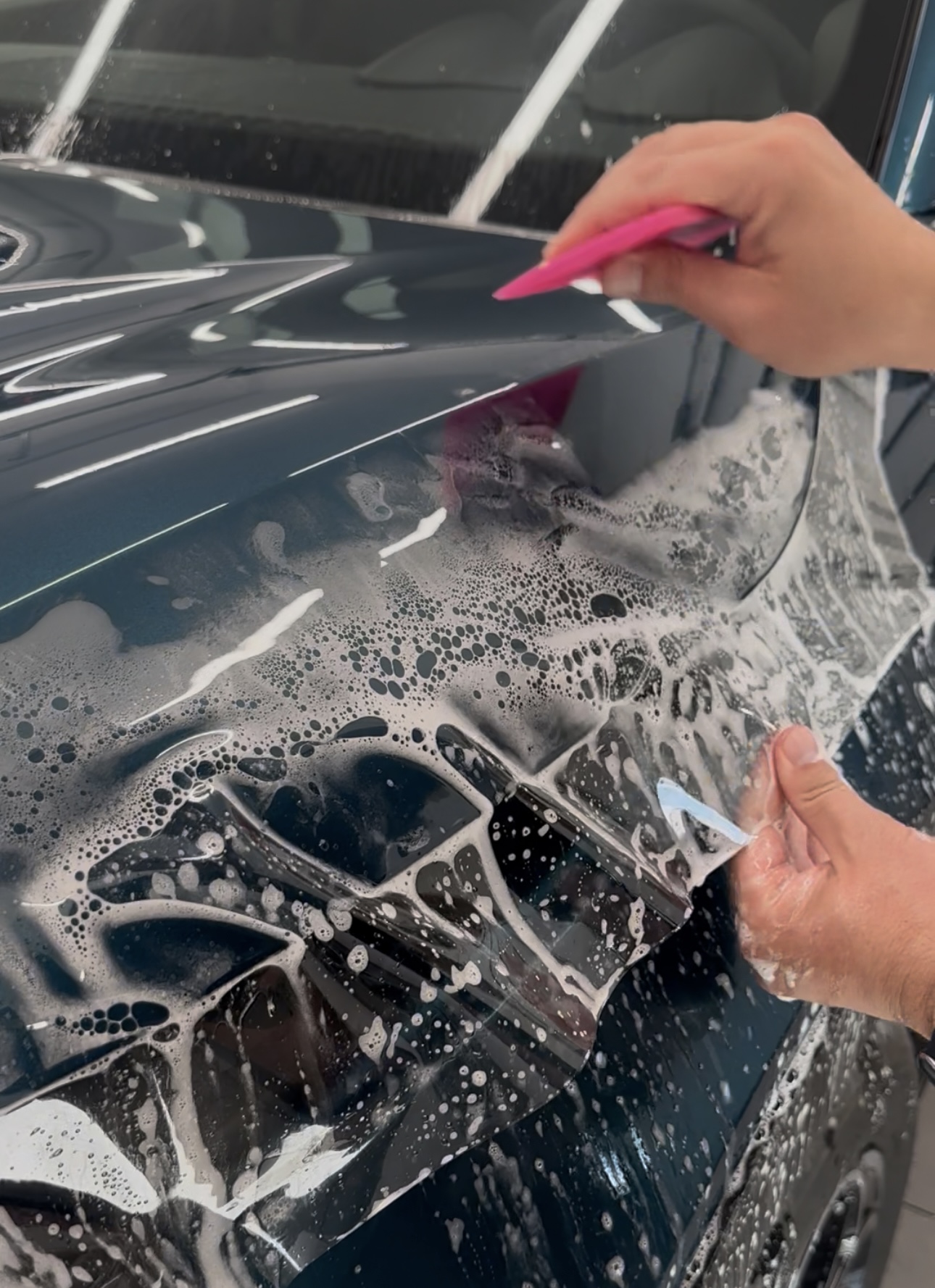 Od pasji do zawodu: jak rozpocząć karierę wrapera i gdzie znaleźć pracę?